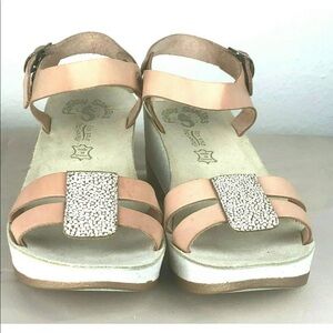 Fantasy Sandals Flex Sole Technology Wedge Buckle Leather Upper Size 40/9
